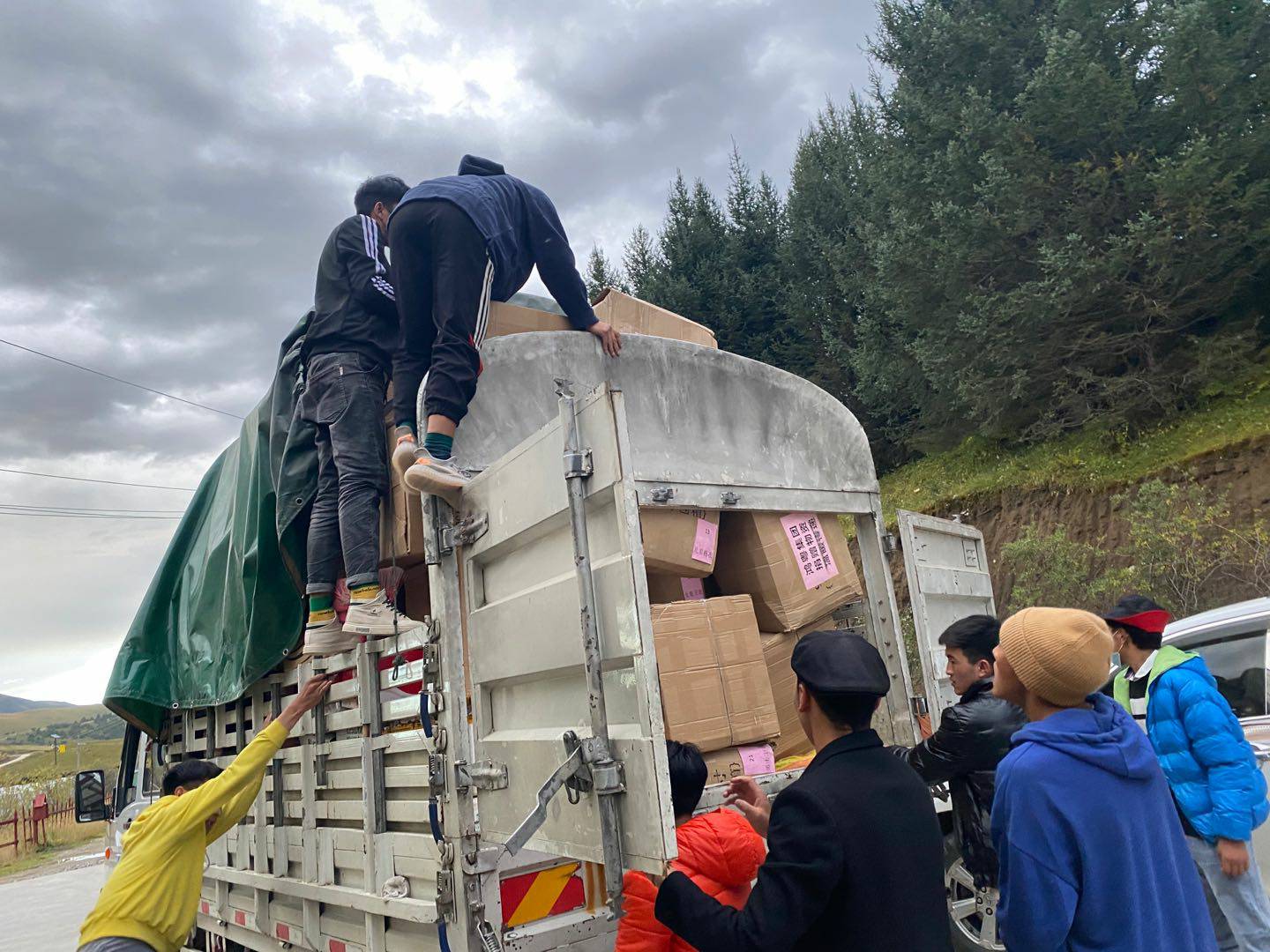 吉林俊琛环保科技研发有限公司公益回顾丨家国同欢月同圆 温暖满载甘孜州(图5)